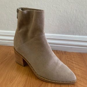 Treasure & Bond suede ankle boots size 5